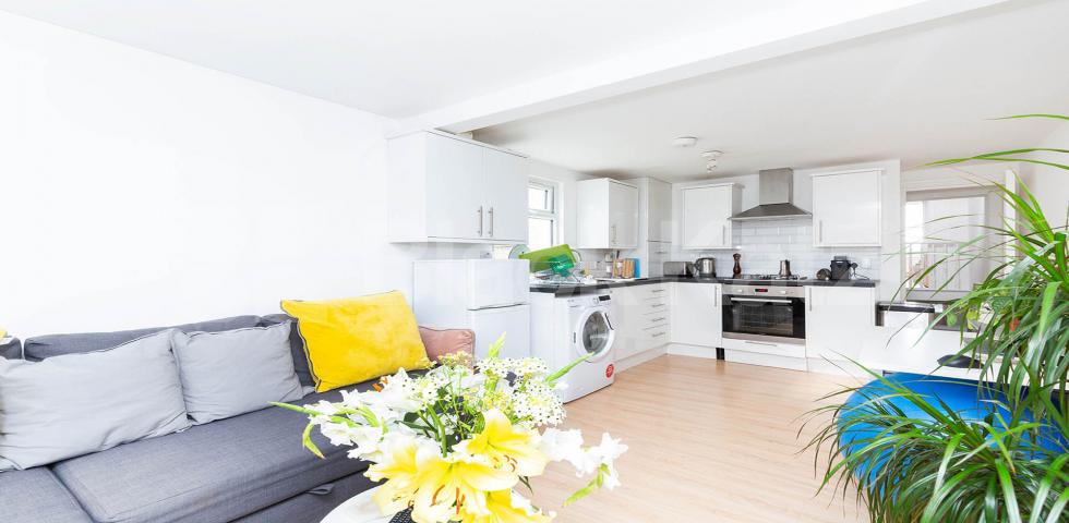 			NEW INSTRUCTION!, 2 Bedroom, 1 bath, 1 reception Flat			 Landrock road, Crouch End